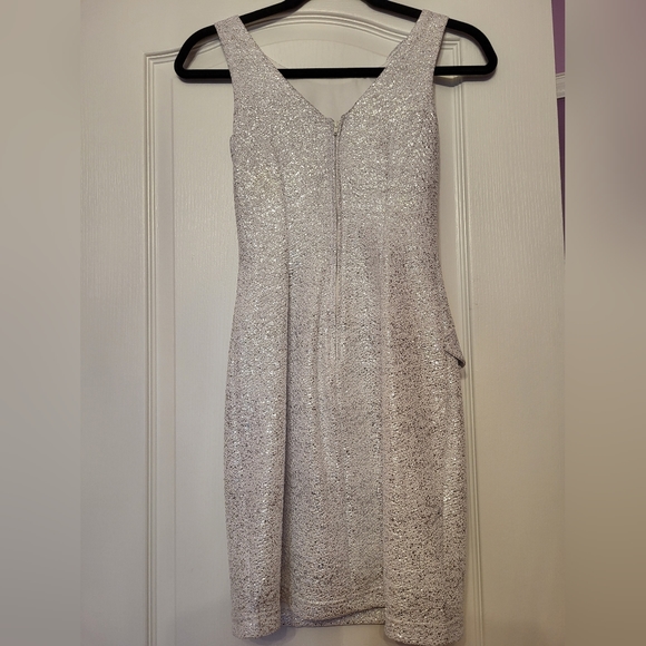 Dress - Picture 2 of 4